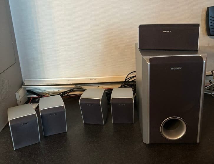 Complete Sony DAV-DZ100 5.1 Home Cinema Surround Set, Audio, Tv en Foto, Ophalen, Zo goed als nieuw, Sony, Dvd-speler