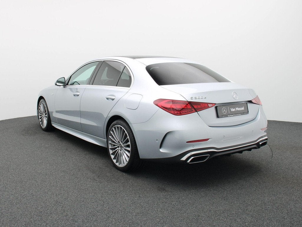 Mercedes-Benz C 300 e AMG Line Sedan + PANORAMISCH DAK + SUR, Auto's, Mercedes-Benz, Automaat, 4 deurs, Zwart, 4 cilinders