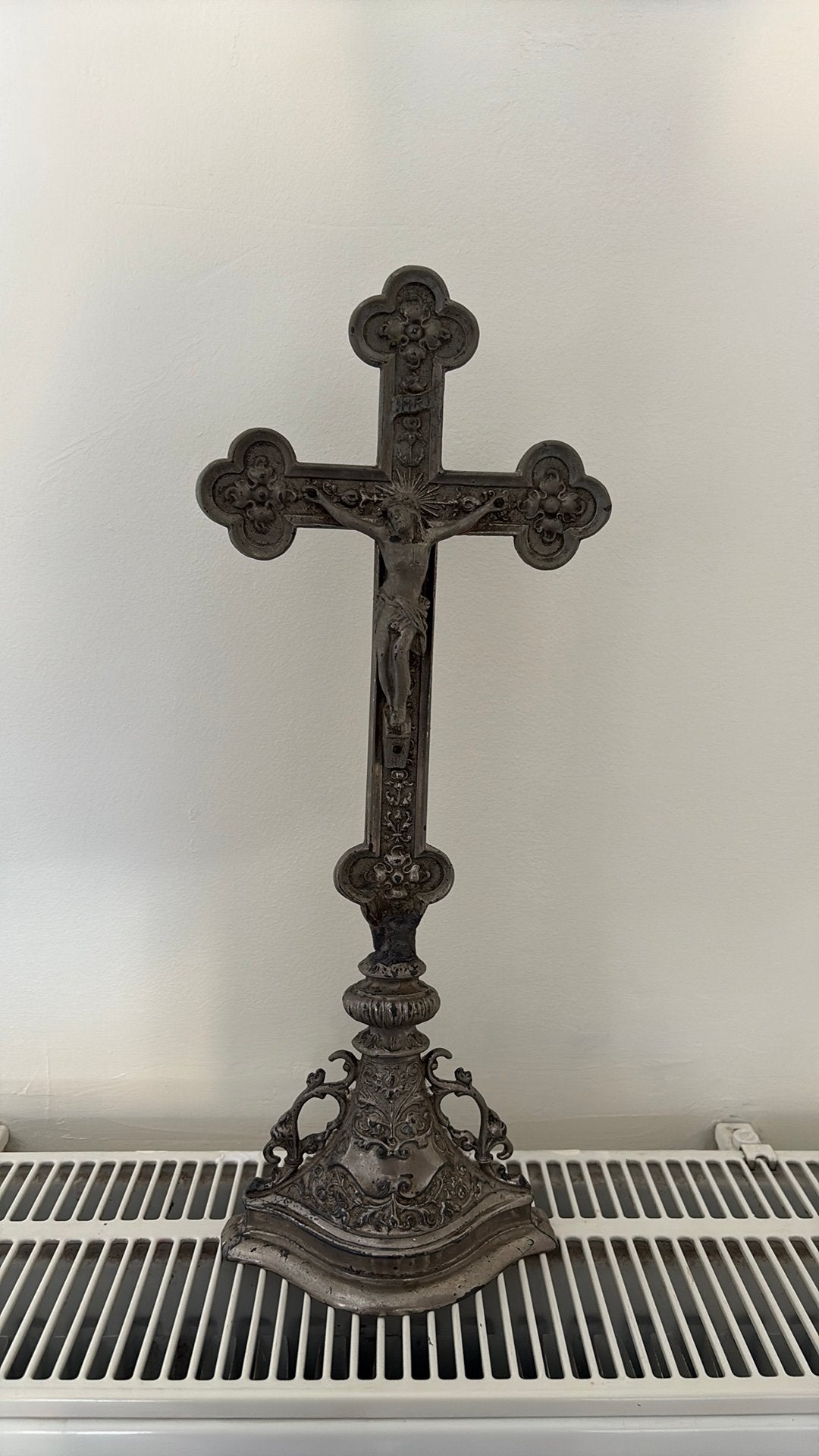Grand Crucifix d'autel néo-gothique XIXe - 41 cm, Enlèvement ou Envoi