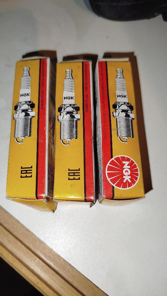 3 Bougies d'allumage NGK ZFR6T-11G, Enlèvement, Neuf