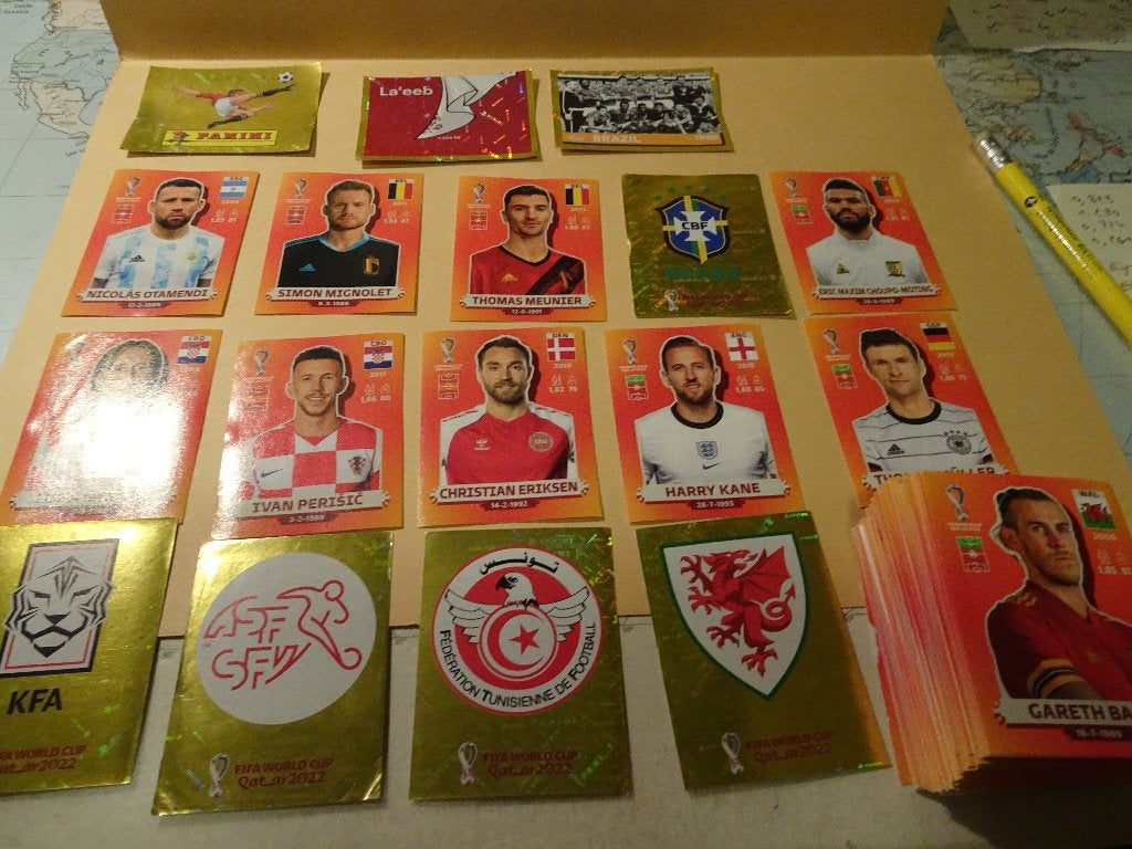 146 Images Panini - Football WC QATAR 2022, Enlèvement ou Envoi, Comme neuf, Plusieurs autocollants
