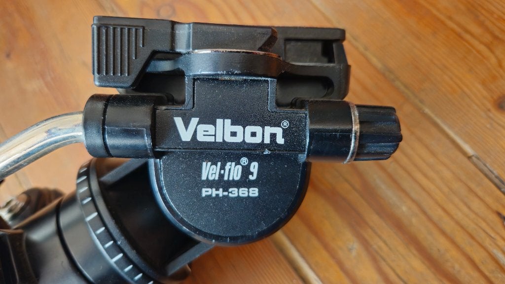 Velbon Videomate 638 soepel 170 cm statief en Manfrotto-tas, Audio, Tv en Foto, Fotografie | Statieven en Balhoofden, Gebruikt