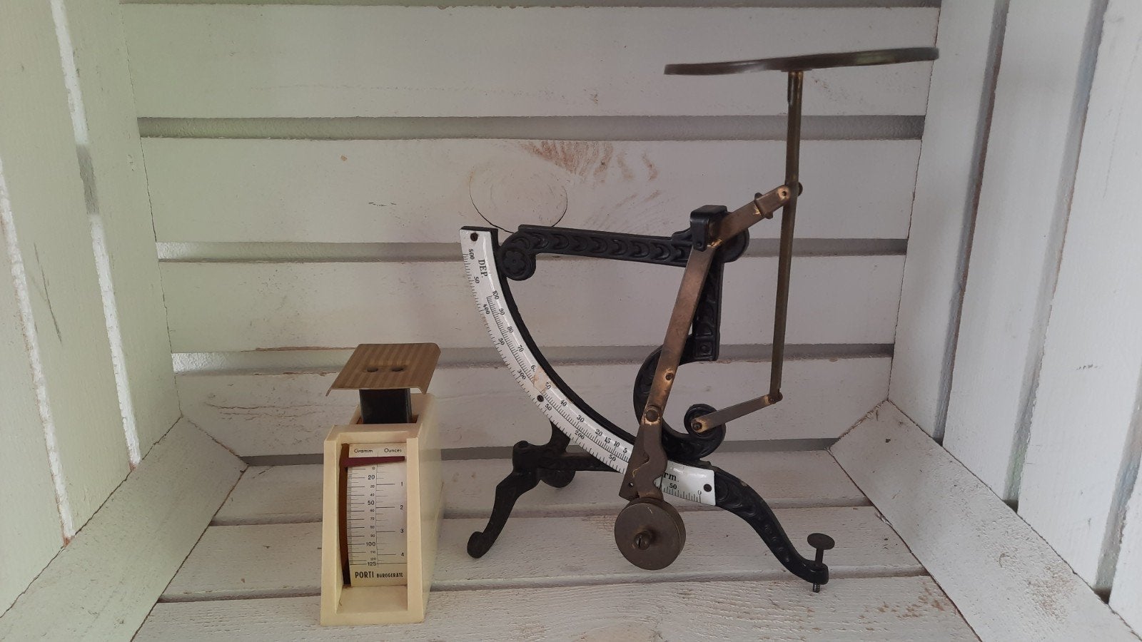 2 balances à lettres vintage, Enlèvement