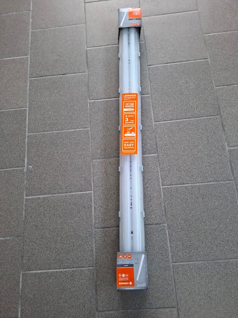 Nieuwe led armatuur met lampen 120cm, Ophalen