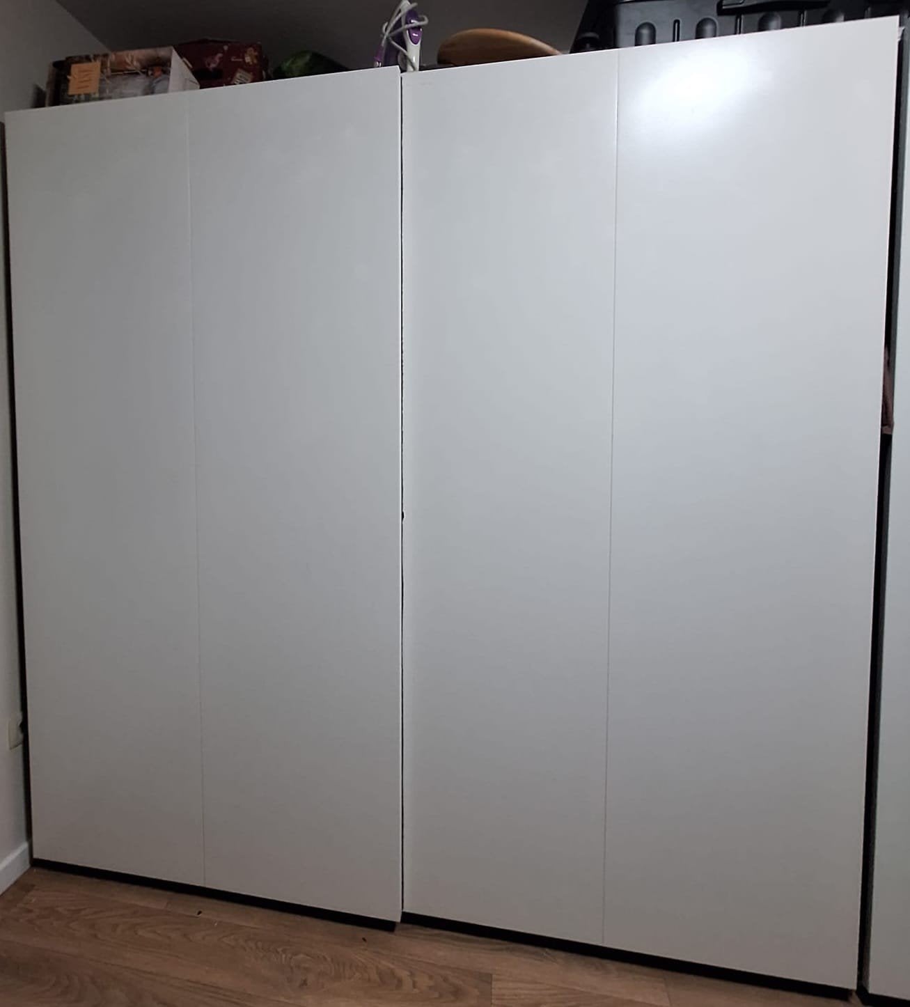 2 ARMOIRES-DRESSINGS IKEA BLANCHES AVEC PORTES COULISSANTS, Maison & Meubles, 200 cm ou plus, Utilisé, Autres essences de bois
