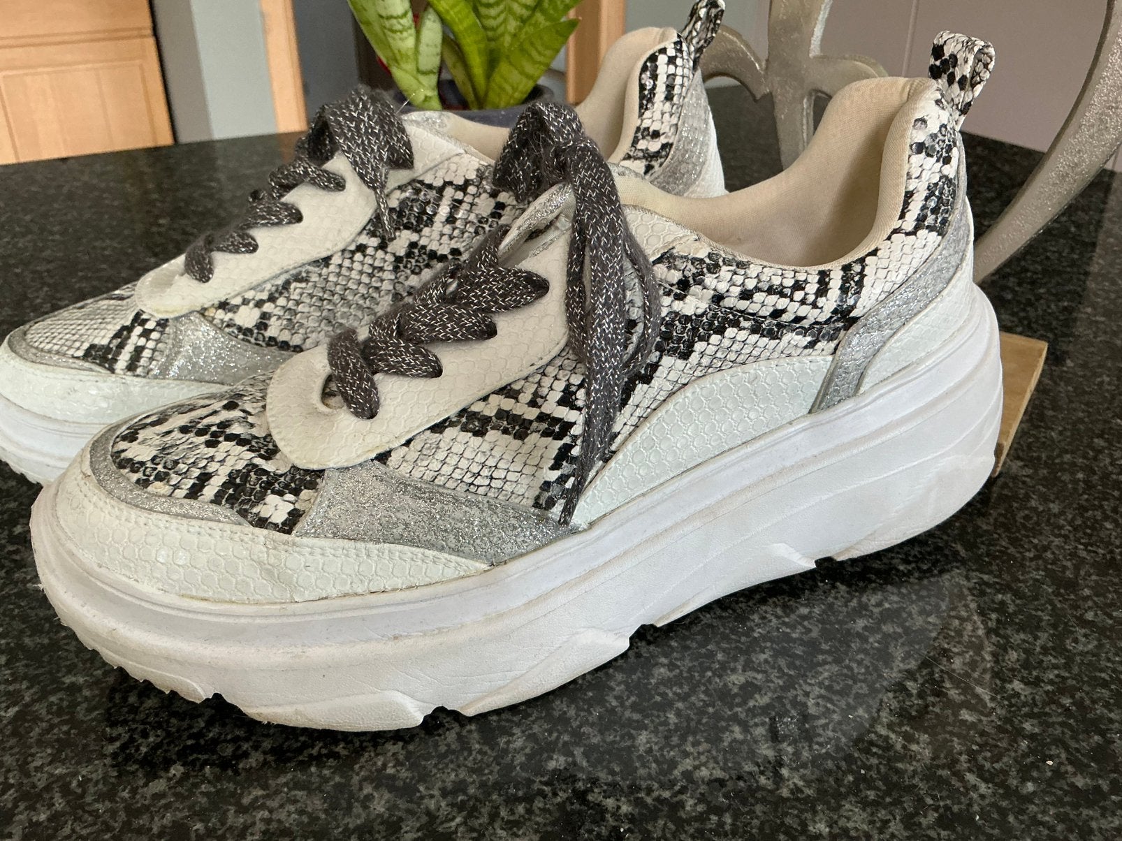 Sneakers taille 41, Enlèvement ou Envoi, Sneakers et Baskets, Comme neuf, Blanc