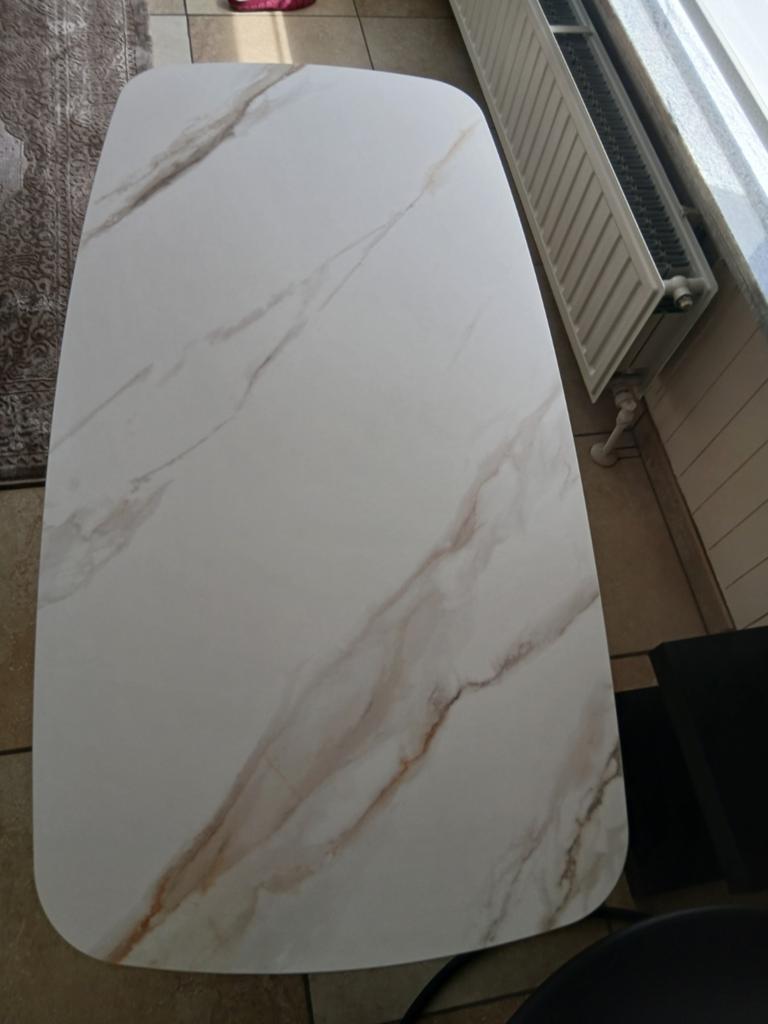 Keramische salon tafel met zwart ijzeren poten, Huis en Inrichting, Ophalen