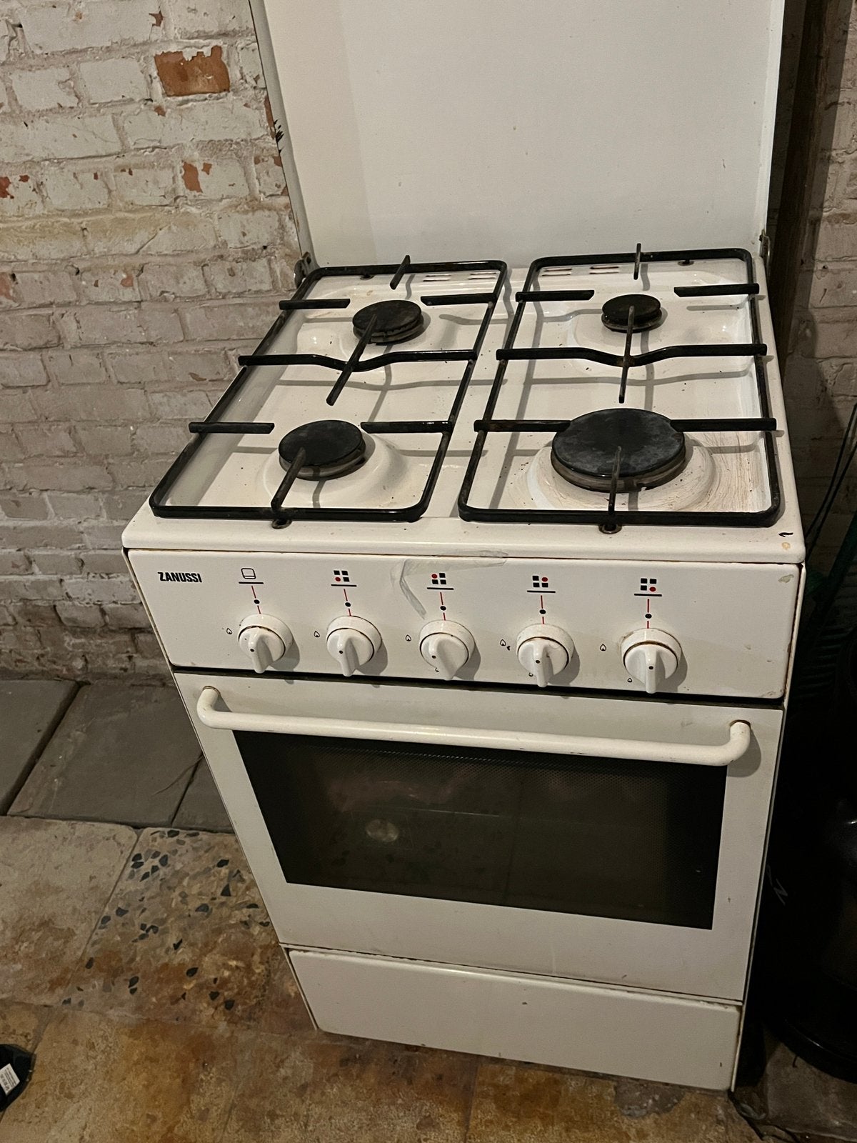 Kookfarnuis, Ophalen, Gebruikt, 4 kookzones, Gas