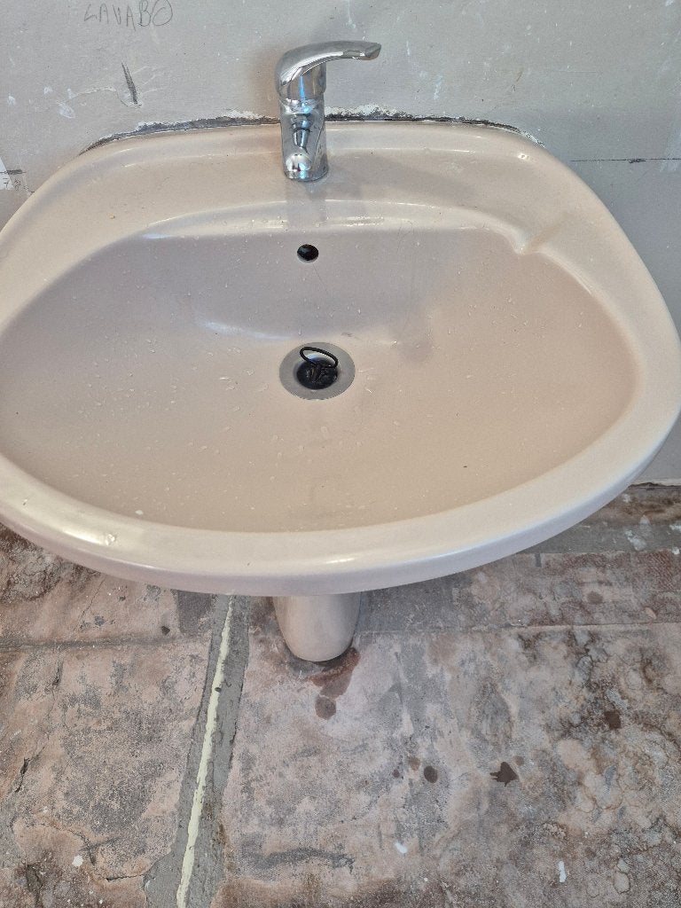 Beige Lavabo met kraan, Doe-het-zelf en Bouw, Ophalen, Gebruikt, Inox, Wastafel