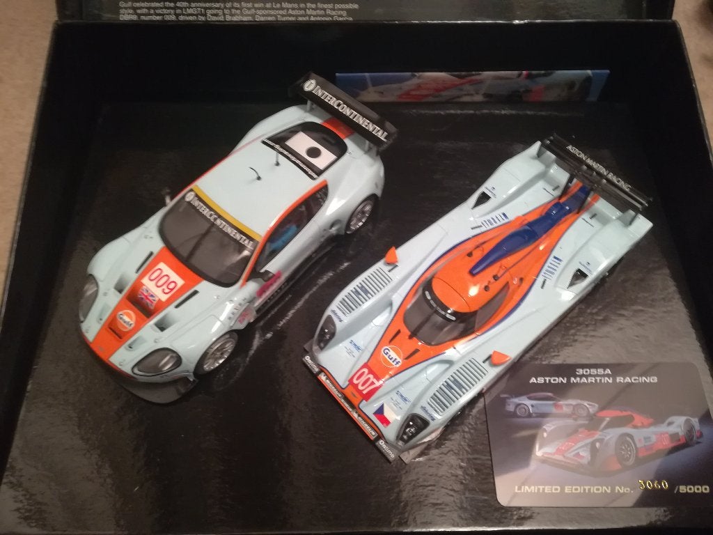 Scalextric Aston Martin Racing Lola 007 & DBR9 009 C3055A, Autres marques, Électrique, Enlèvement ou Envoi, Comme neuf