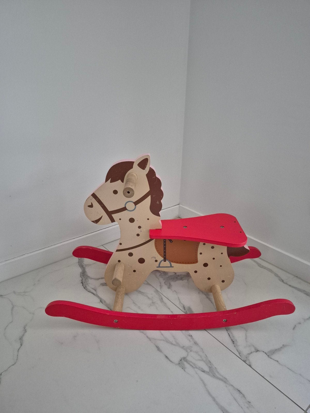 100% houten caramel/rood schommelpaard ., Ophalen, Gebruikt