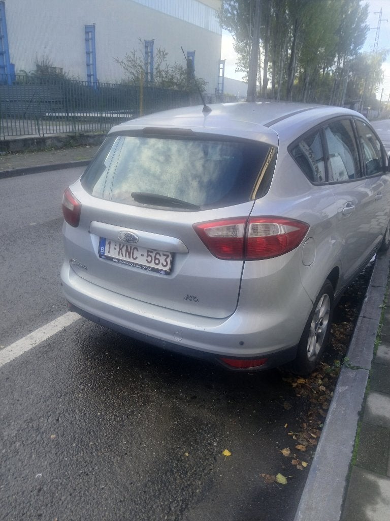 Voiture, Achat, 4 portes, Boîte manuelle, Entretenue par le concessionnaire