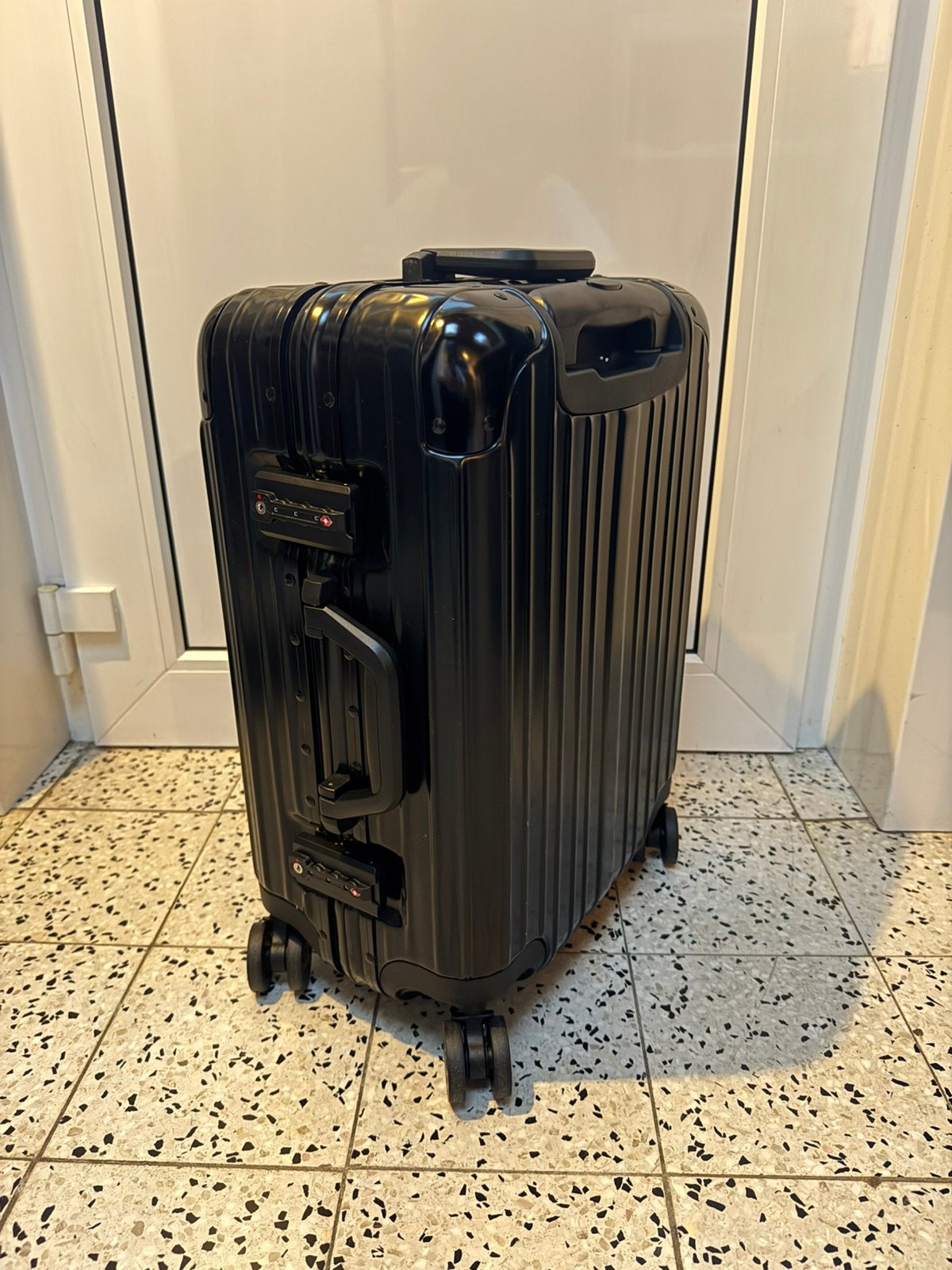 Valise à roulettes 100 % aluminium - PAS Rimowa, Neuf, 35 à 45 cm, Enlèvement ou Envoi, 50 à 60 cm