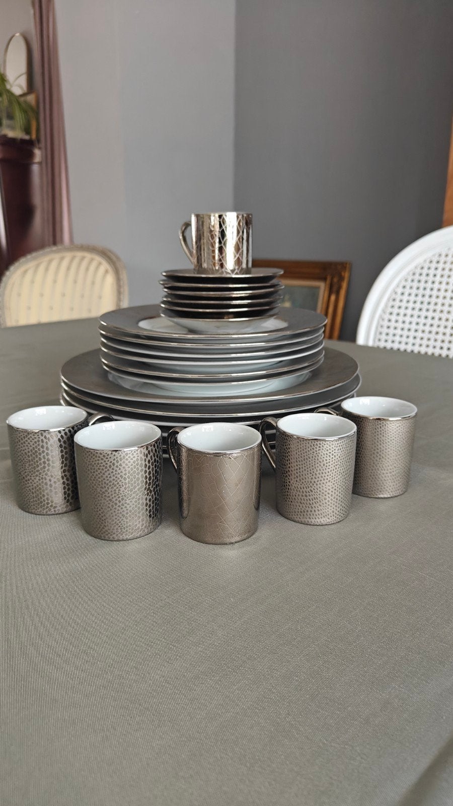 Service en porcelaine Maison du Monde, Enlèvement