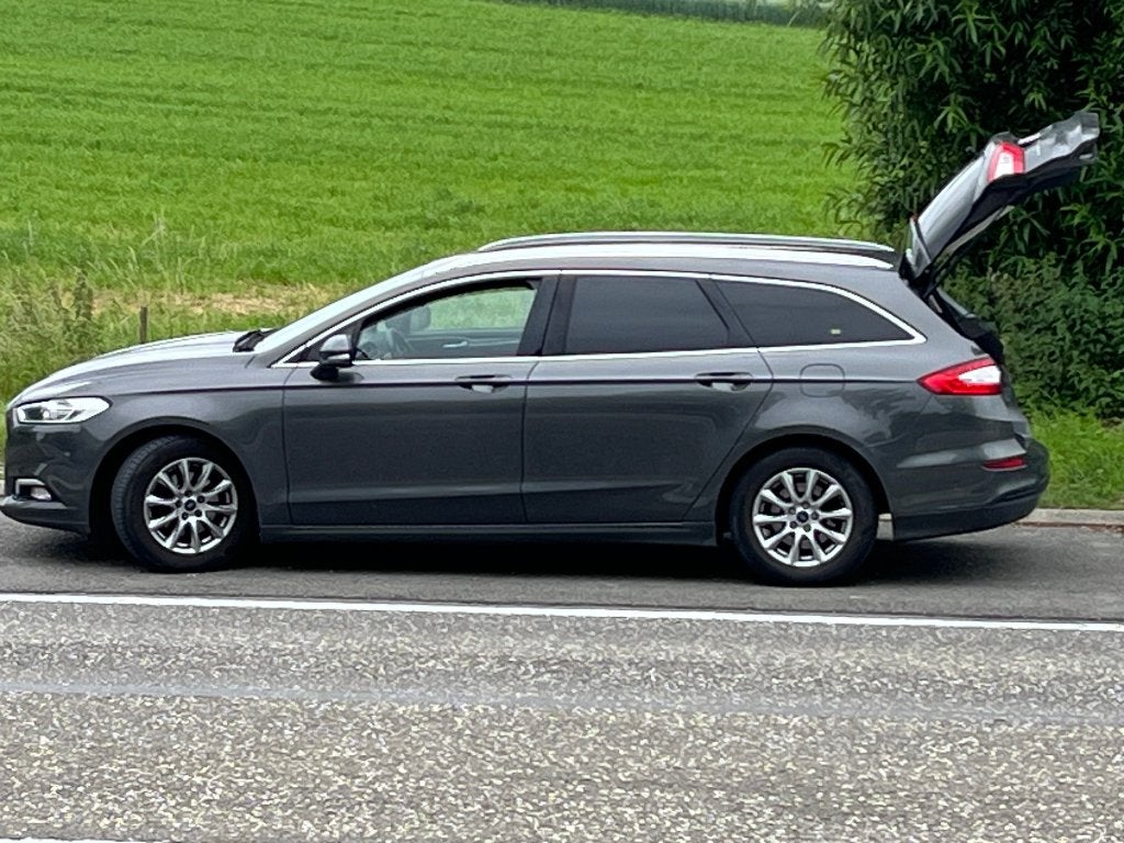 1.5 TDCI  Titanium Nieuw courroie --- 2017 euro6, Autos, Argent ou Gris, Achat, Euro 6, 1200 kg