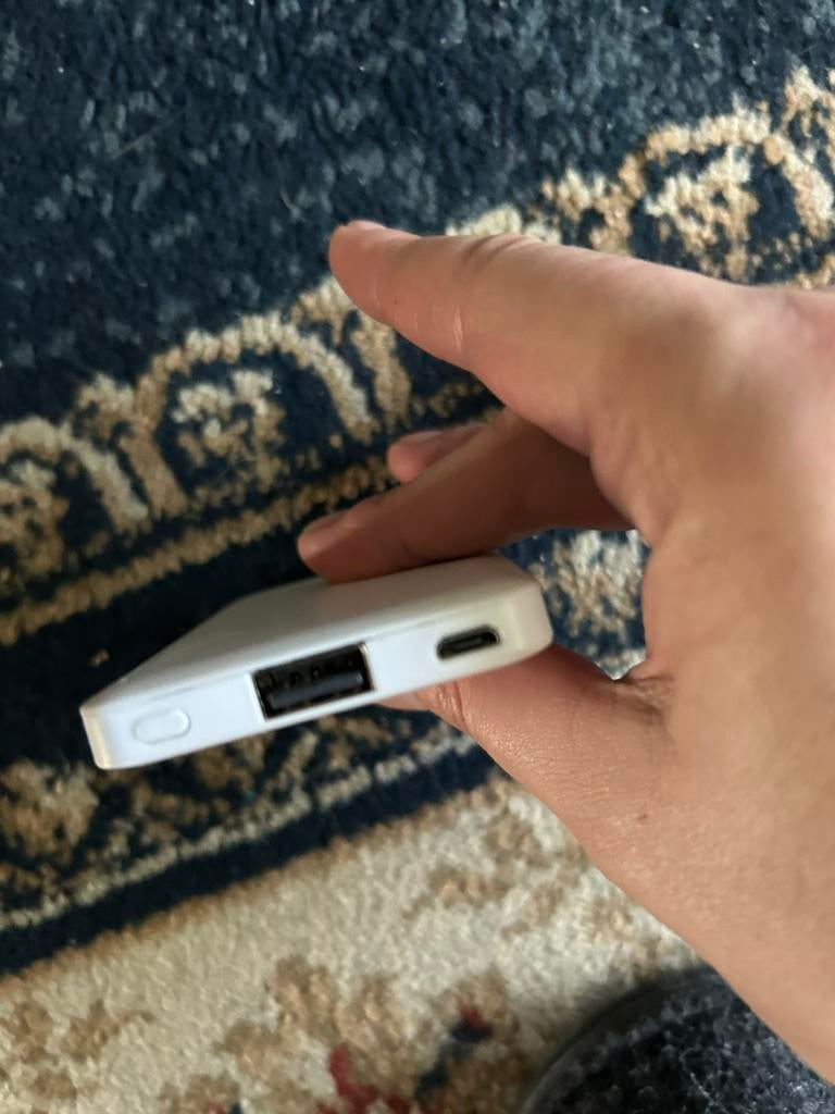 1 kleine stuk powerbank werkt op iPhone, Ophalen, Zo goed als nieuw