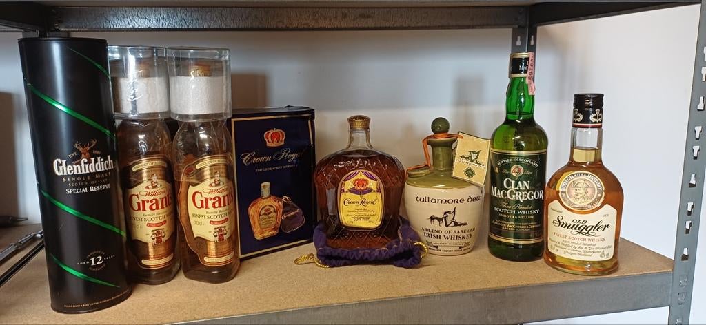 8 vintage whisky flessen, TV, Hi-fi & Vidéo, Enlèvement