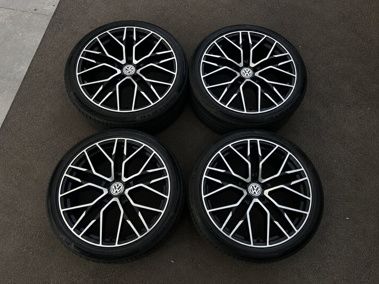 VW Originele 20 Inch Velgen+Continental255/40R20 Zomerbanden, Ophalen, Band(en), 20 inch, Zomerbanden