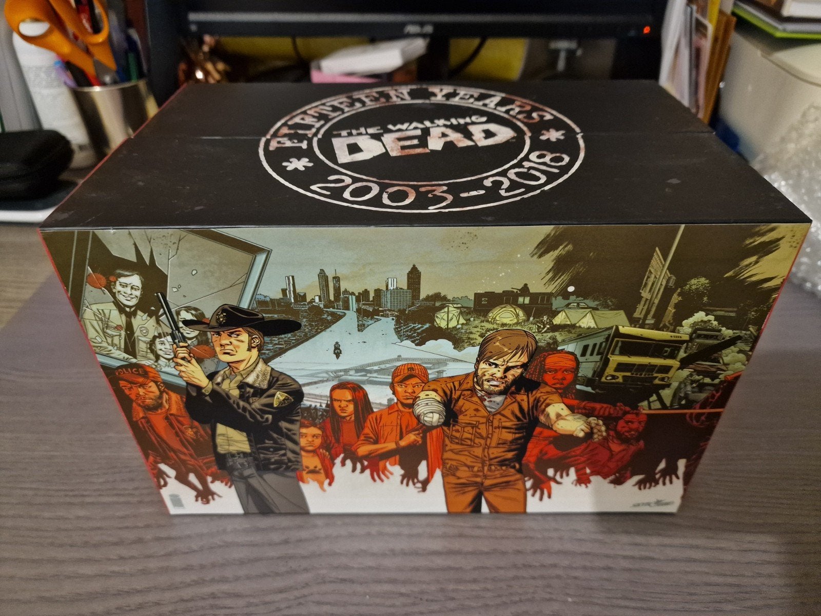 The Walking Dead 15th Anniversary Compendium, Enlèvement ou Envoi