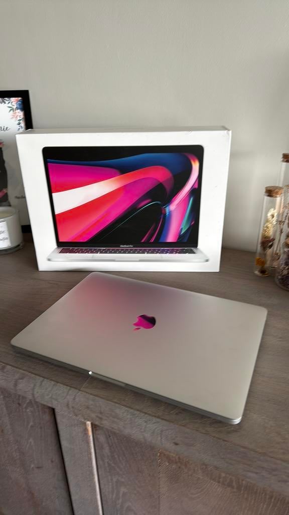 Macbook pro M2 van 2022, Informatique & Logiciels, 256 GB, Comme neuf, 8 GB, 13 pouces