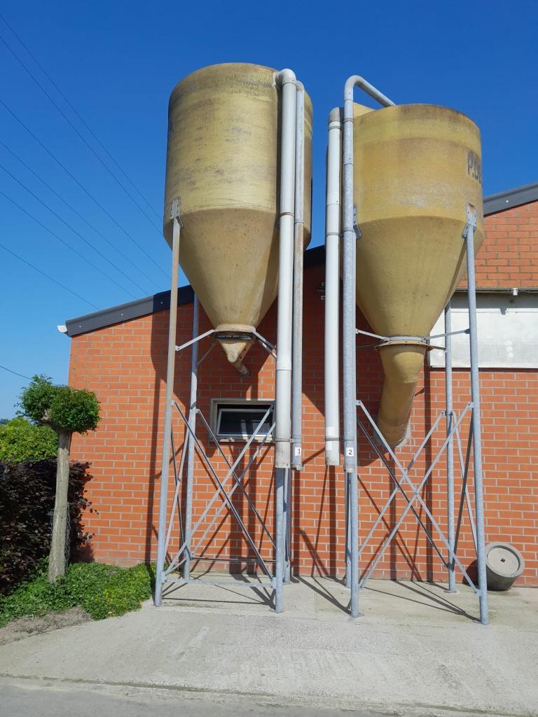 2 polyester silo's Mertens, Articles professionnels, Enlèvement