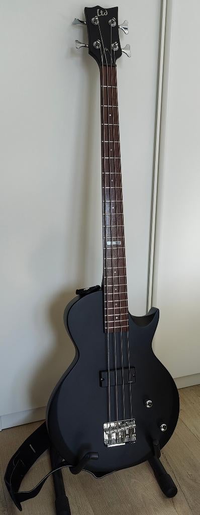 Basgitaar + versterker, Muziek en Instrumenten, Ophalen, Gebruikt, Basgitaar, Minder dan 50 watt