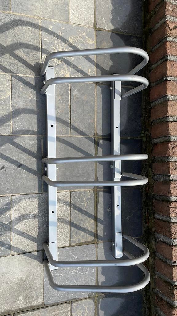 A vendre range velo etat neuf, Enlèvement, Comme neuf