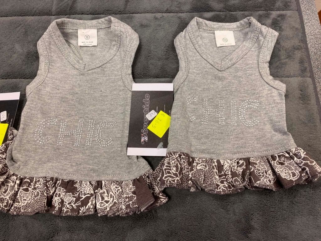 Jurkje Chic van het merk Divertido aan outletprijs, Dieren en Toebehoren, Hondenkleding, Ophalen of Verzenden, Nieuw, Hondenjurk