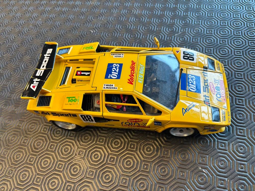 Lamborghini Countach 1988 burago 1/18, Hobby en Vrije tijd, Ophalen of Verzenden, Zo goed als nieuw, Burago