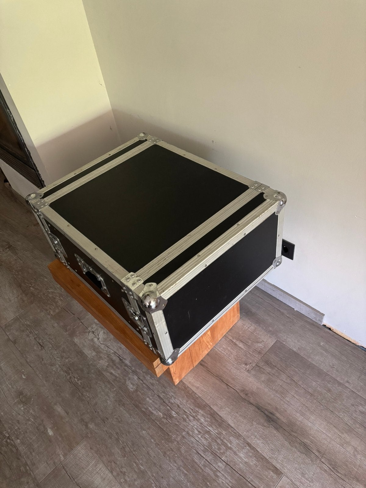 Flight Case met versterkers en crossover, Ophalen, Zo goed als nieuw