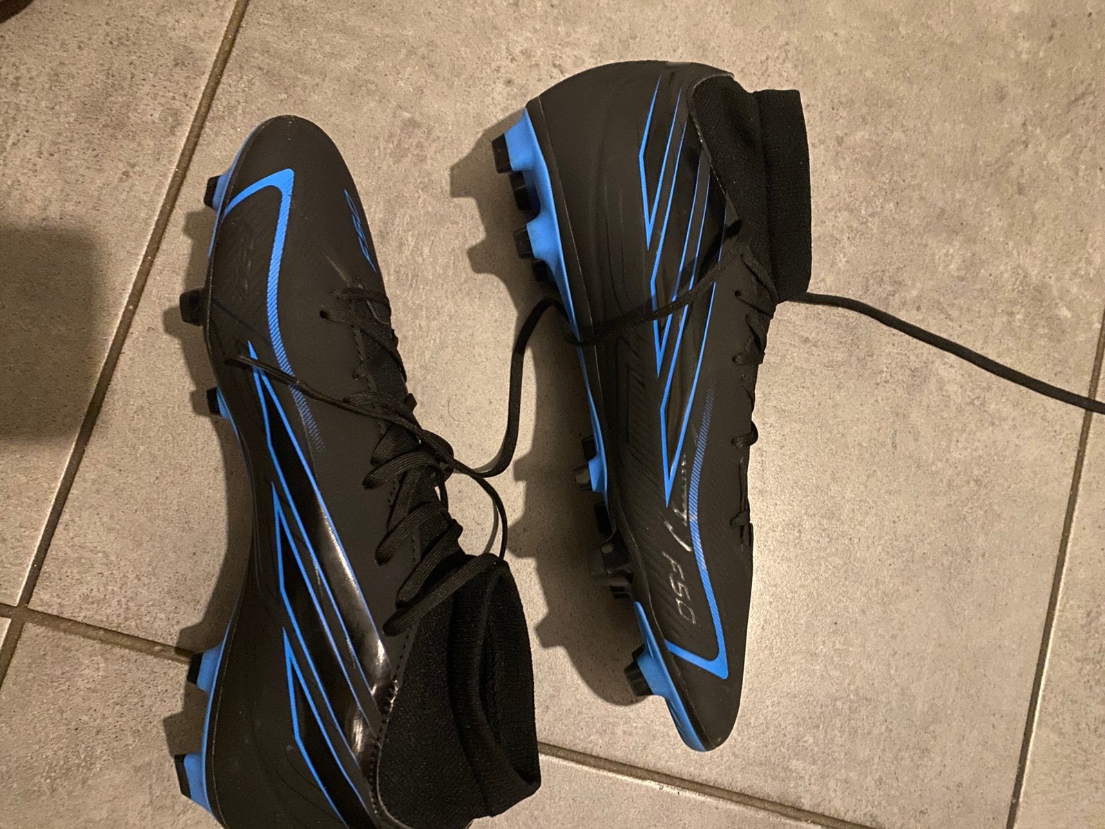 F50 voetbalschoenen, Sport en Fitness, Snowboarden, Ophalen, Nieuw