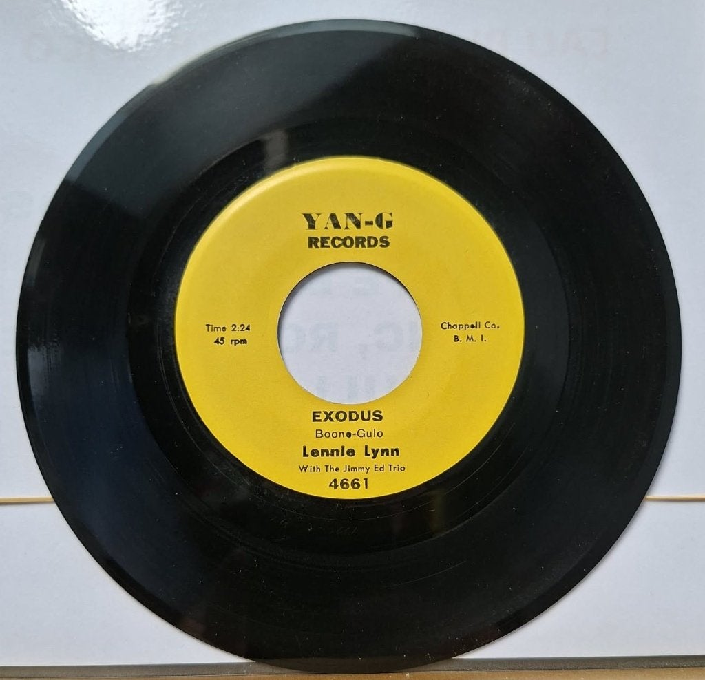 Lennie Lynn – Exodus – Leave Me Along, Enlèvement ou Envoi, 7 inch, Vinyle coloré, Utilisé
