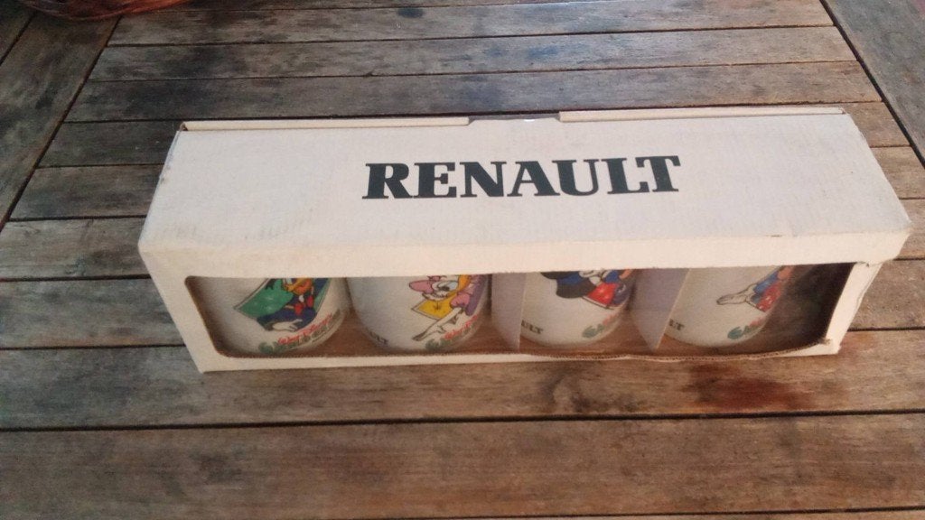 Série complète 4 Mugs Vintage Disney Renault 1995 NEUFS, Collections, Enlèvement, Donald Duck, Neuf, Autres types