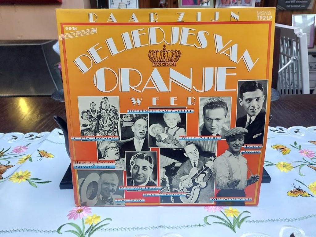 Vinyl, 2 LP's: Daar zijn de liedjes van Oranje weer, Cd's en Dvd's, Ophalen of Verzenden