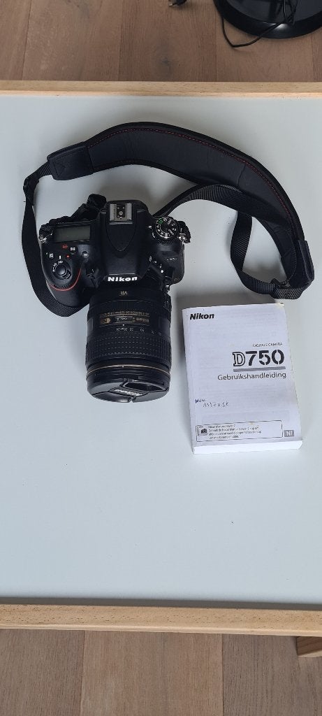 Appareil photo reflex plein format Nikon D750, Comme neuf, Enlèvement, 8 fois ou plus, Nikon