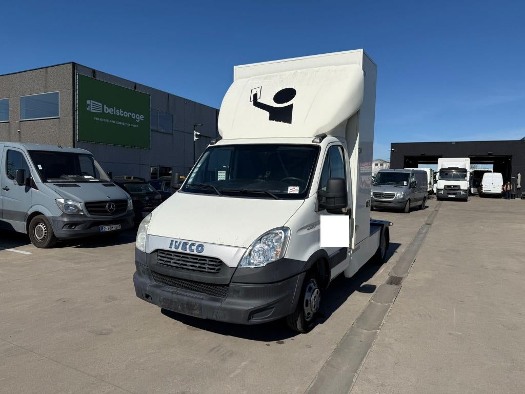 Iveco Daily 40C21 BE TREKKER (Stock ID 83587), Auto's, Bestelwagens en Lichte vracht, Euro 5, Elektrische ramen, Iveco, Wit