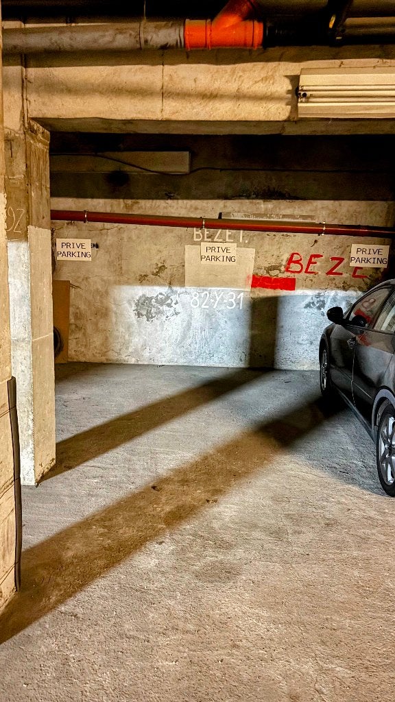 À louer : espace de garage pour une petite voiture ou moto, Enlèvement, Utilisé