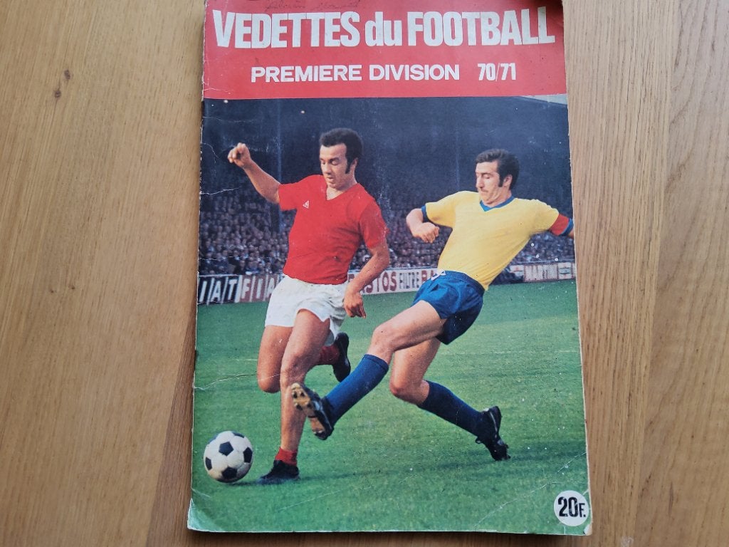 Album vedettes du football 70/71, Collections, Enlèvement ou Envoi, Utilisé, Livre ou Revue