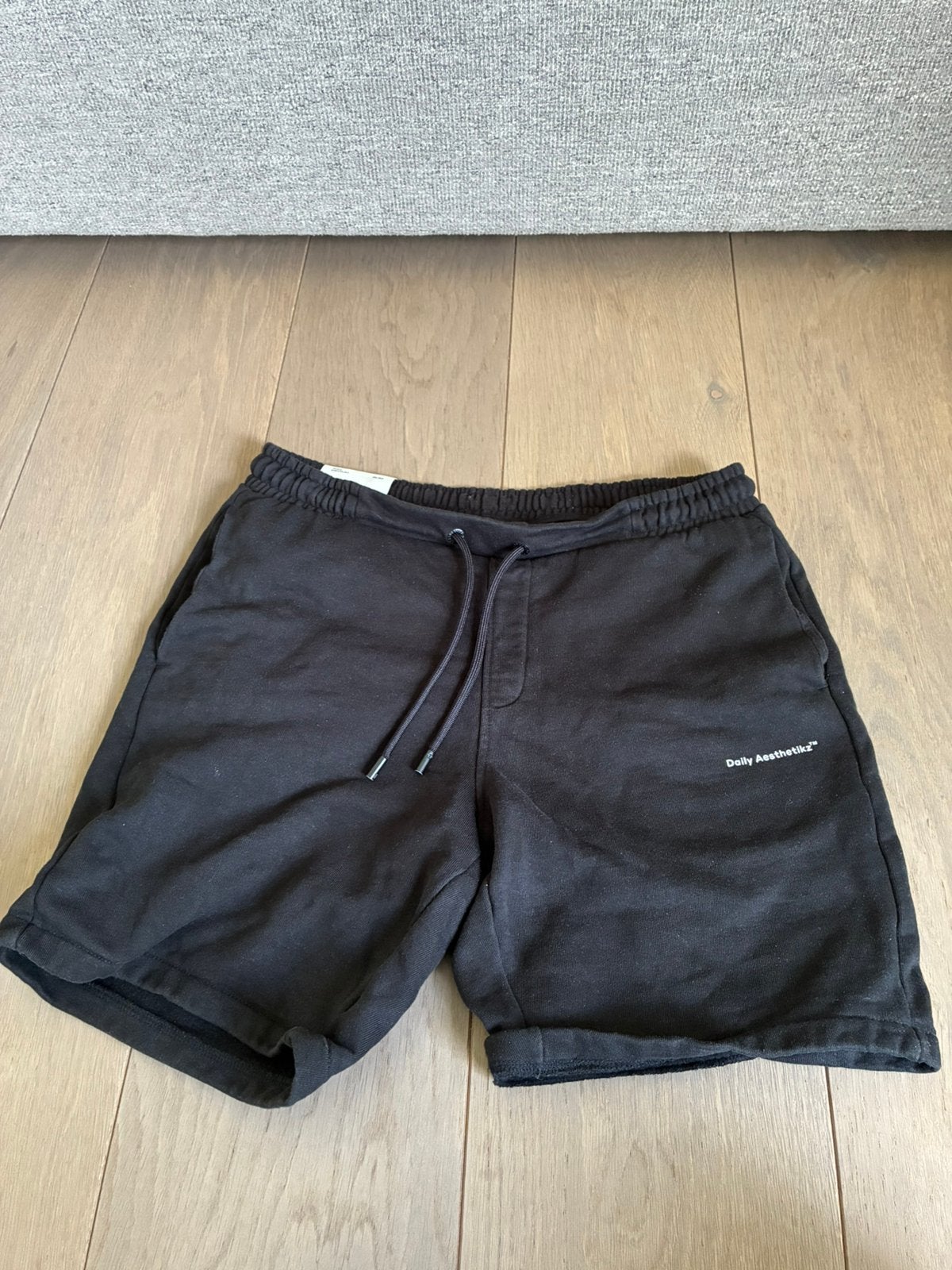 Short de survêtement noir Daily Aesthetikz - Taille M, Vêtements | Hommes, Enlèvement ou Envoi, Comme neuf, Taille 48/50 (M)
