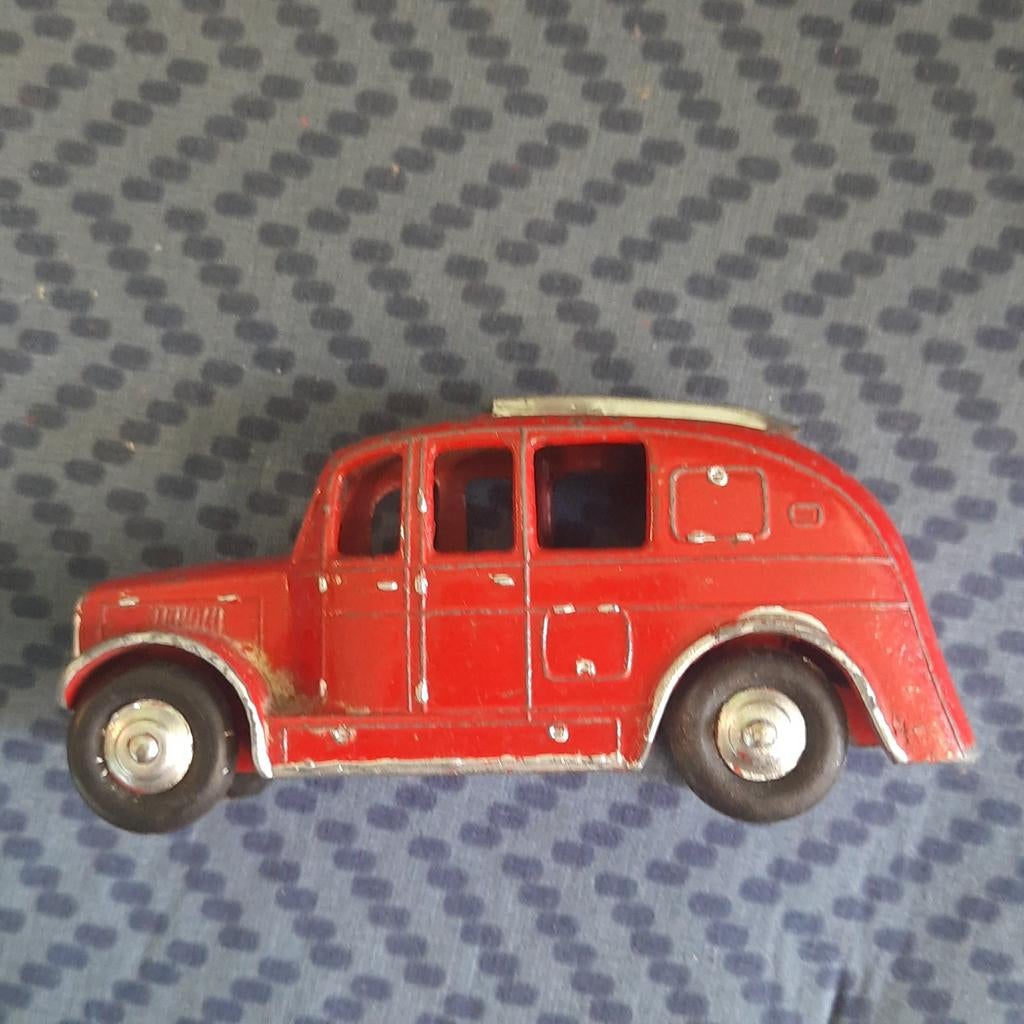 DINKY TOYS UK: FIRE BRIGADE CAR* nr.250*VINTAGE*ZELDZAAM*, Ophalen, Gebruikt, Bus of Vrachtwagen, Dinky Toys