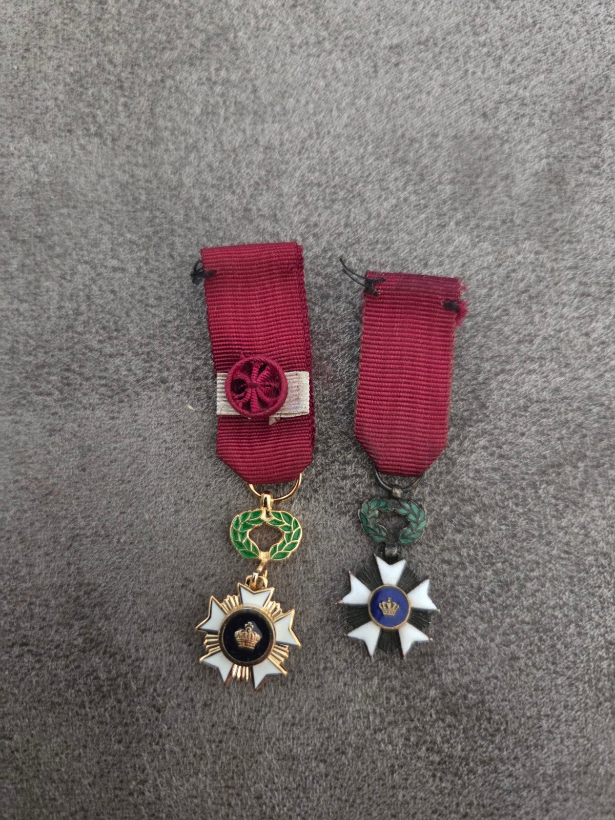 Médaille miniature, ordre de la couronne, Envoi