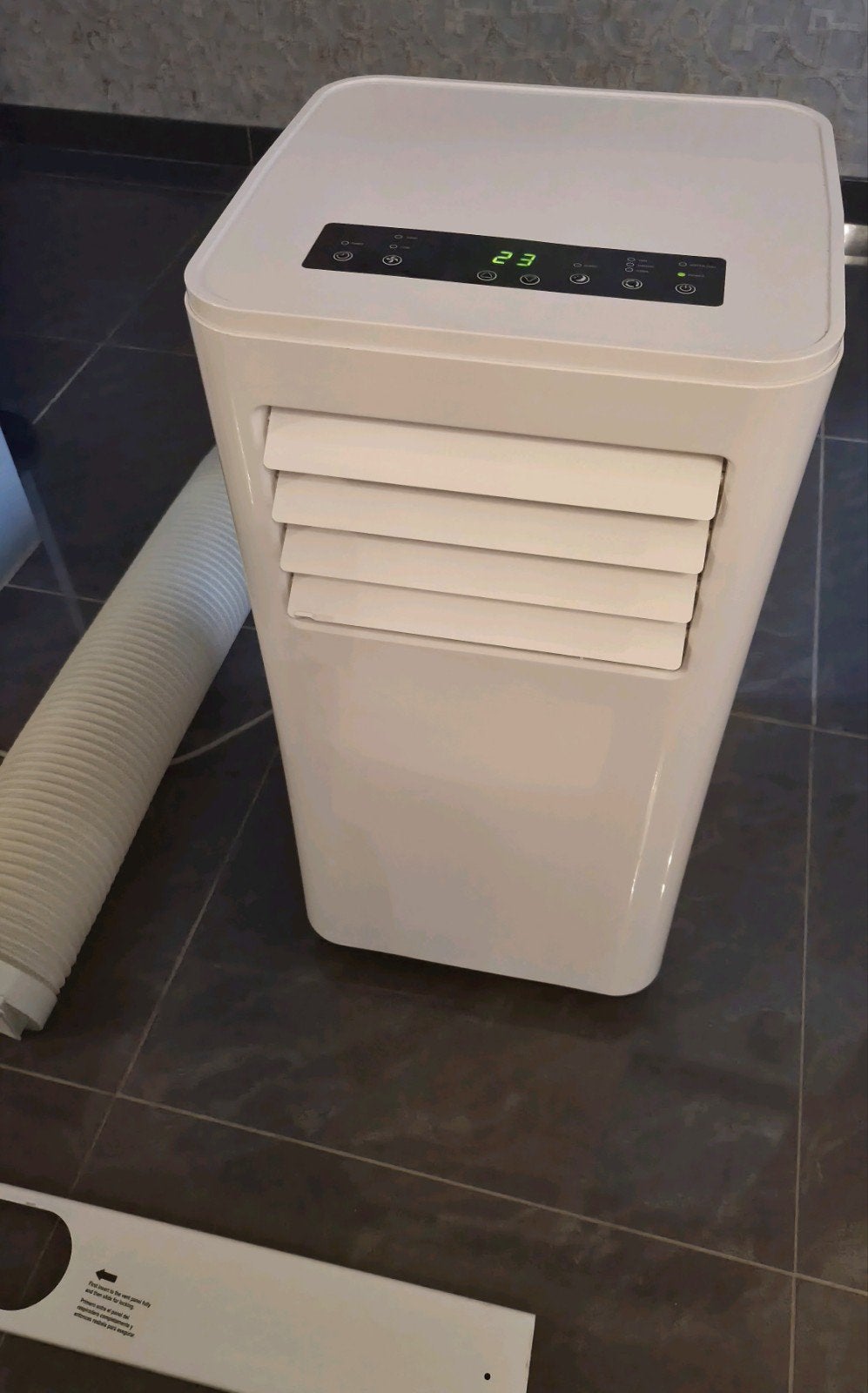 Climatiseur mobile 9 000 BTU, 60 à 100 m³, Comme neuf, Enlèvement, Minuterie