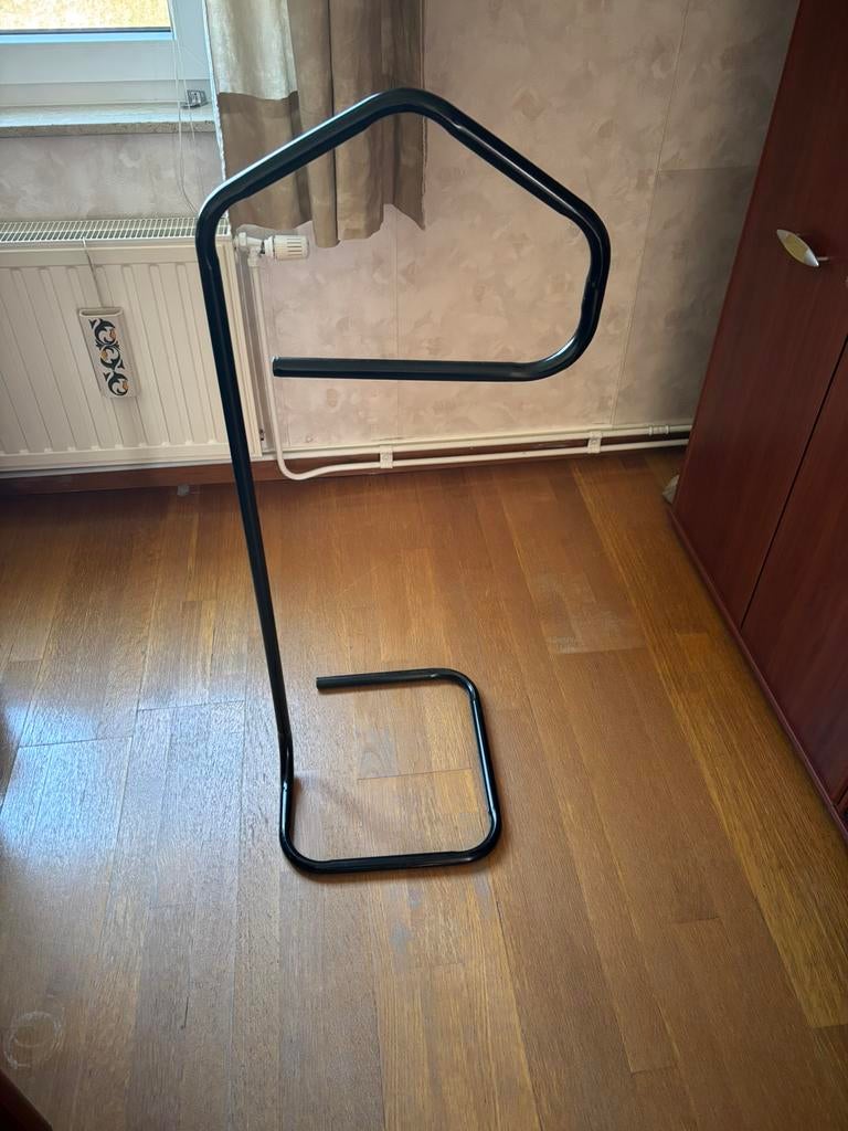 Cintre à vêtements, Enlèvement, Comme neuf