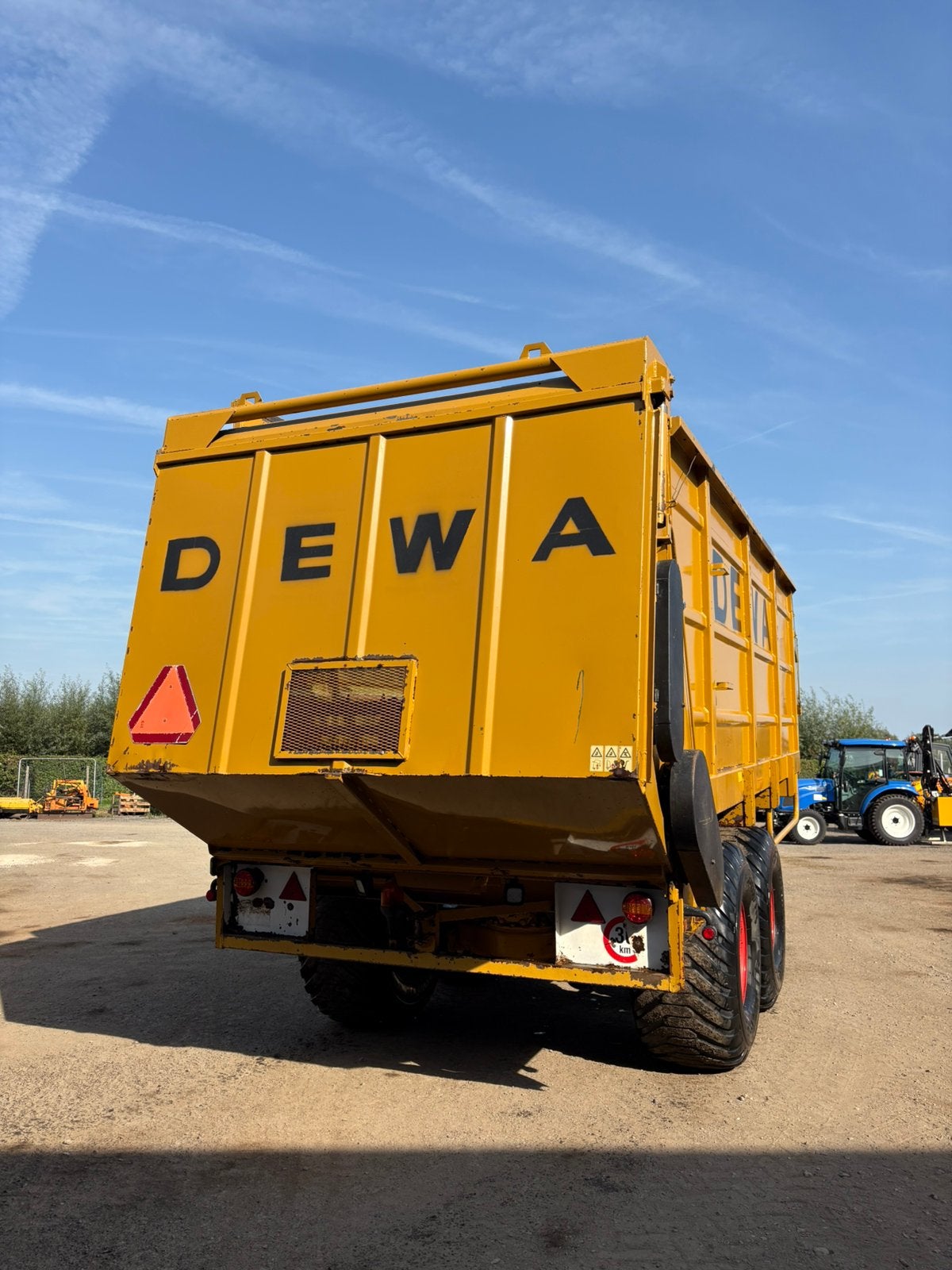 Dewa maiskar, Zakelijke goederen, Ophalen
