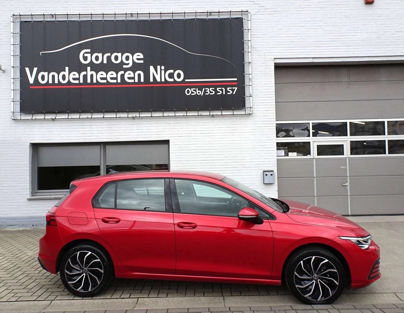 Volkswagen Golf VIII 1.5TSi Life VIRTUAL,CAMERA,CARPLAY,ADAP, Autos, Rouge, Achat, https://public.car-pass.be/vhr/4b544449-fe96-4511-b153-632b6d870f61