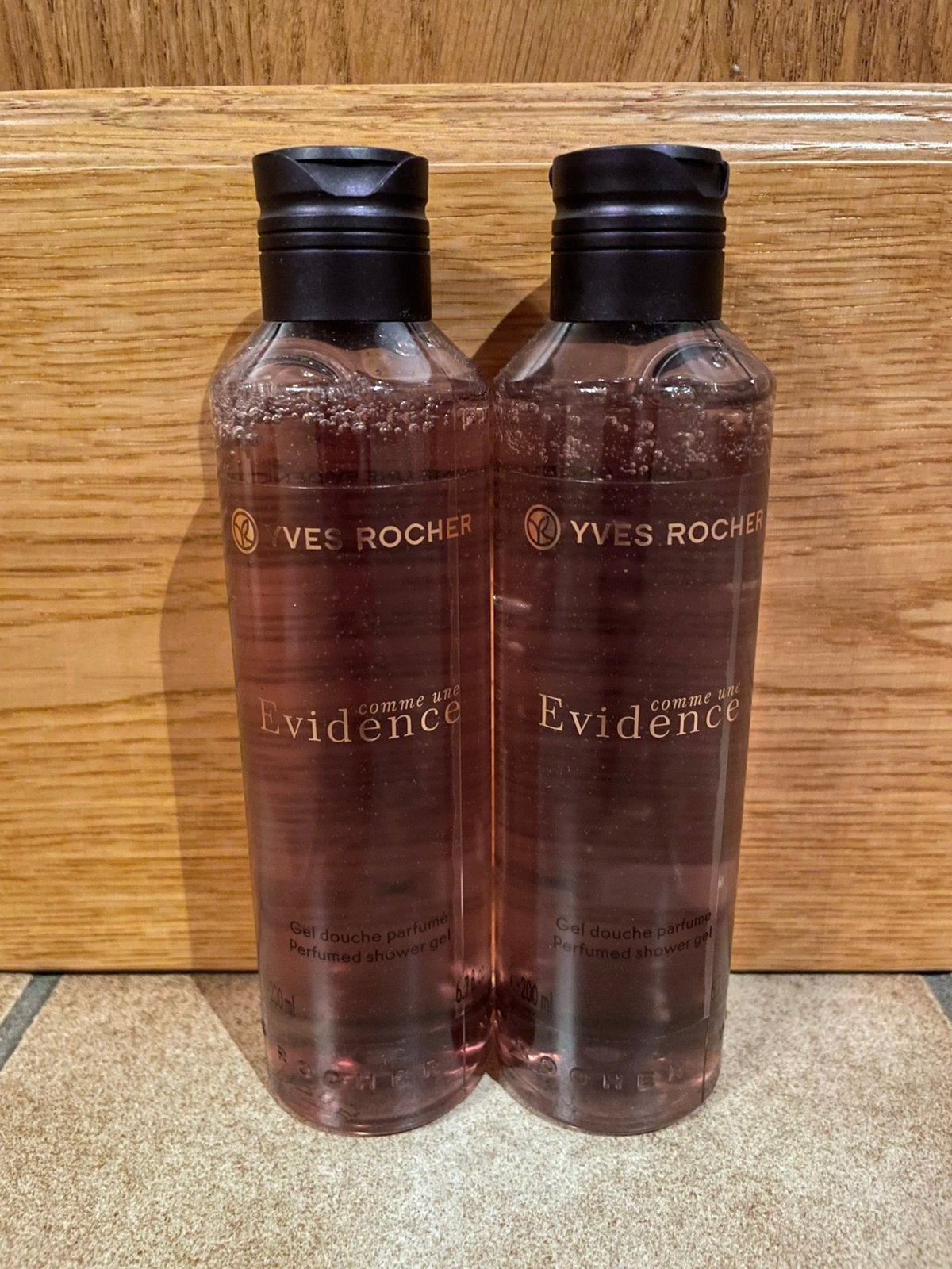 Lot de 2 gels douche parfumées YR Comme une évidence, Bijoux, Sacs & Beauté, Enlèvement ou Envoi, Neuf