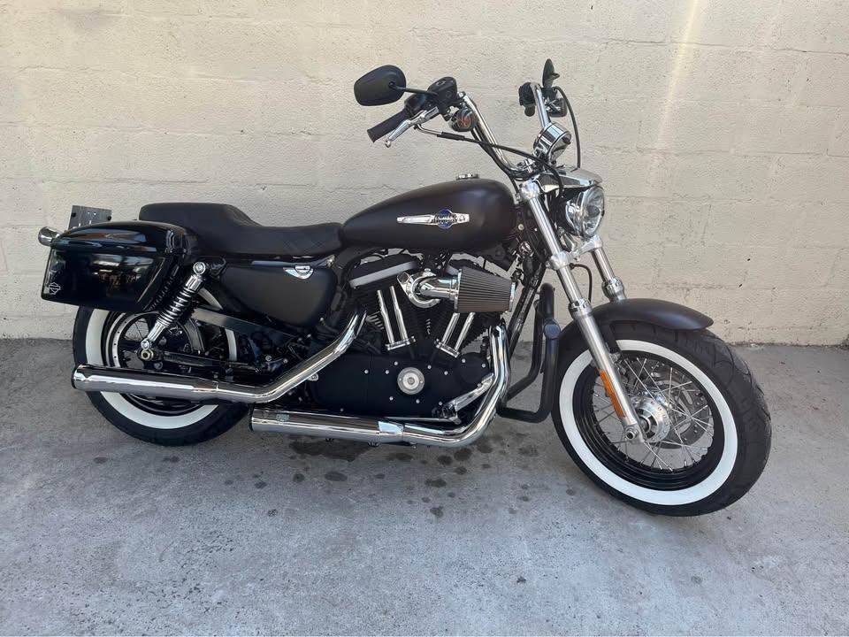 Harley Davidson 1200 Sportster CB 110e verjaardag, Motoren, 2 cilinders, Occasion, Chopper, Particulier