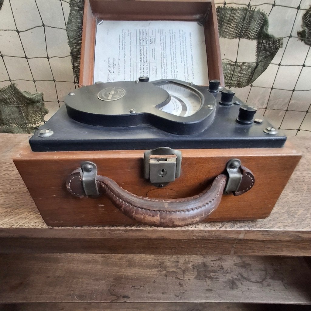 Antiek voltmeter - Weston 1935, Ophalen