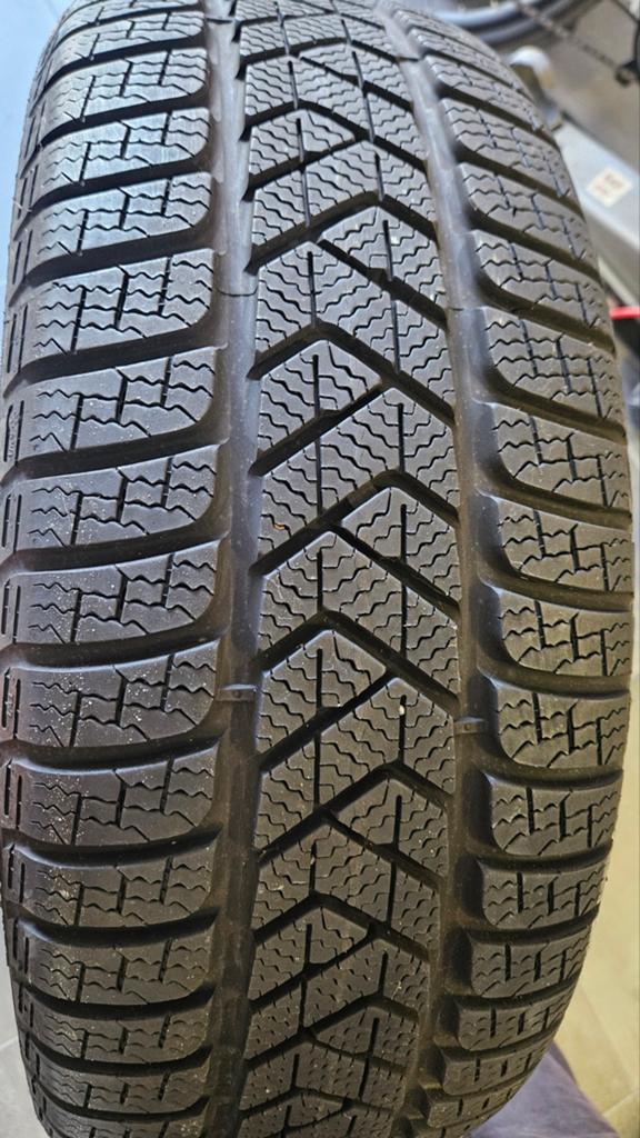 Pirelli winterbanden banden 225 55 17, Auto-onderdelen, Besturing, Ophalen
