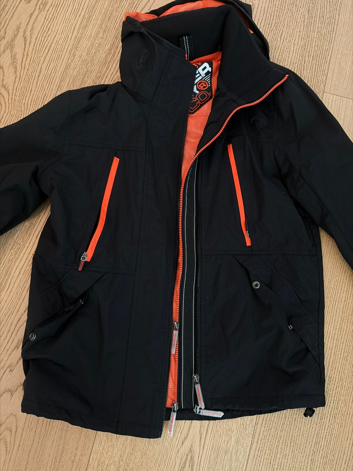 Super dry maat m, Vêtements | Hommes, Vêtements de sports d'hiver, Enlèvement ou Envoi, Comme neuf, Taille 48/50 (M)